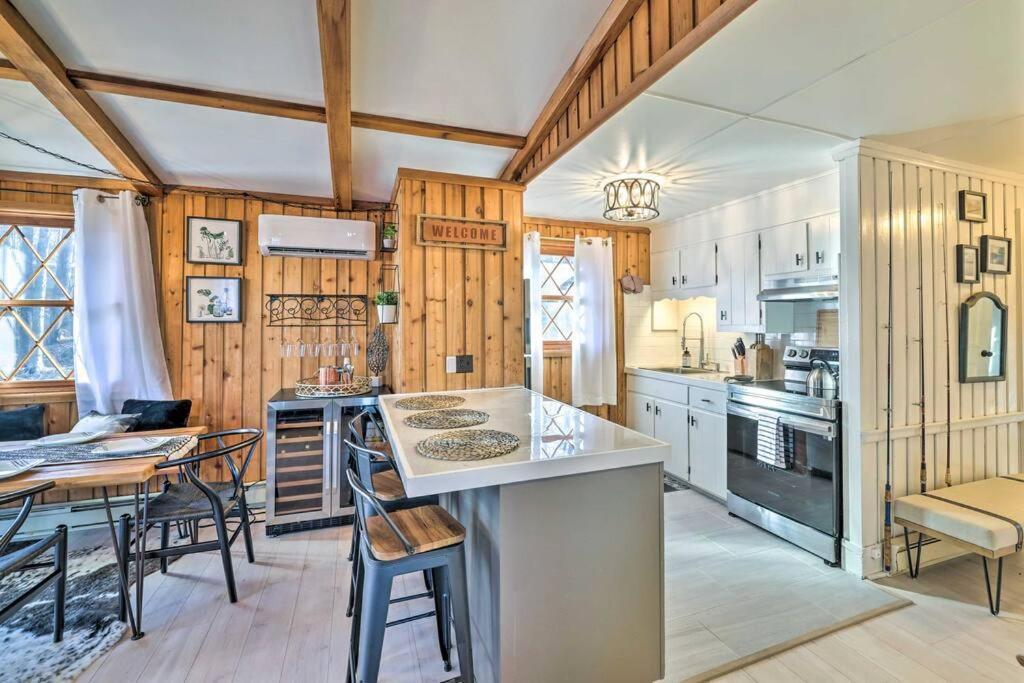 Stylish And Cozy Cabin, Walking Distance To Big Bass * Gouldsboro