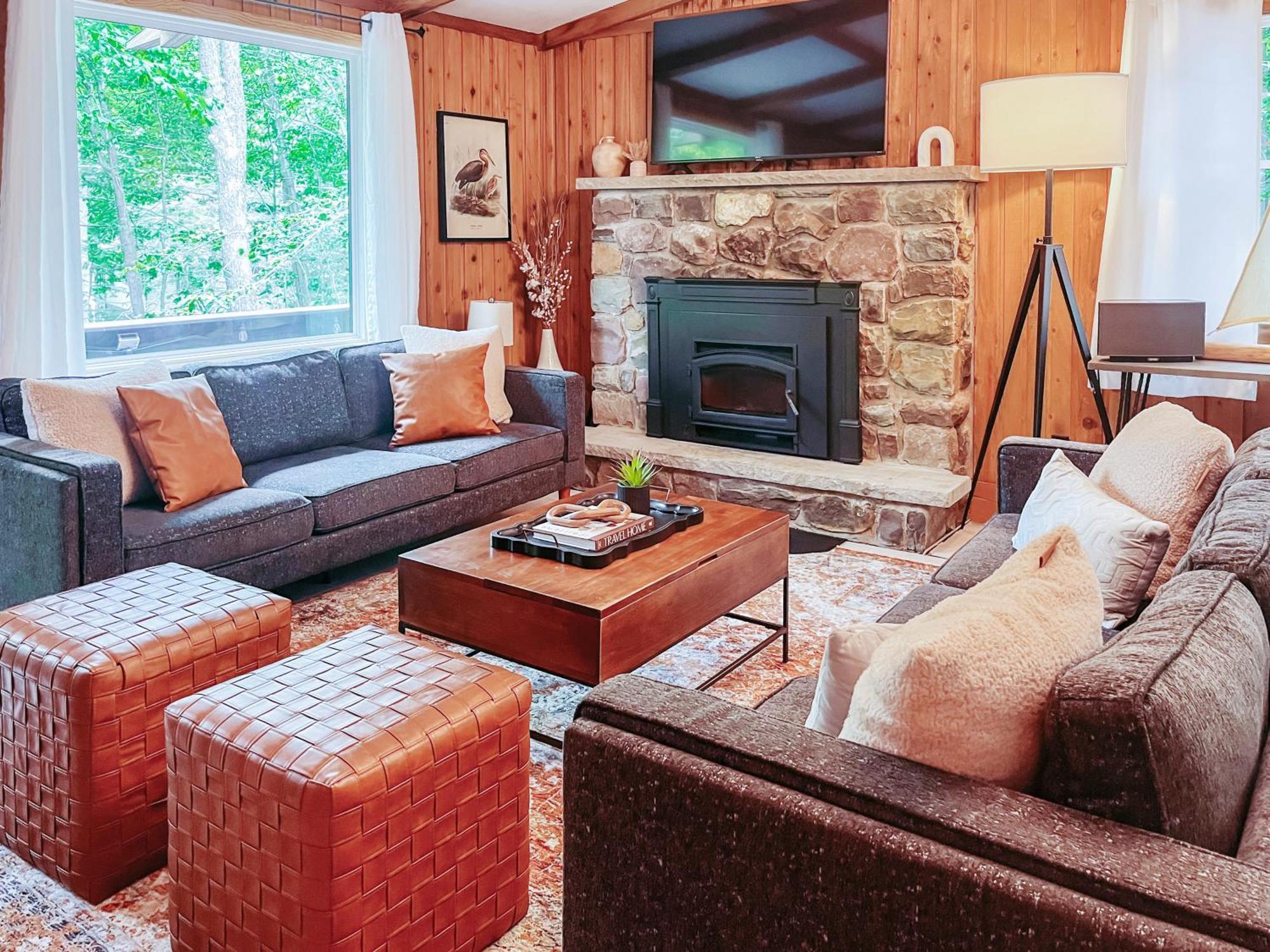 Stylish And Cozy Cabin, Walking Distance To Big Bass Hébergement de vacances *